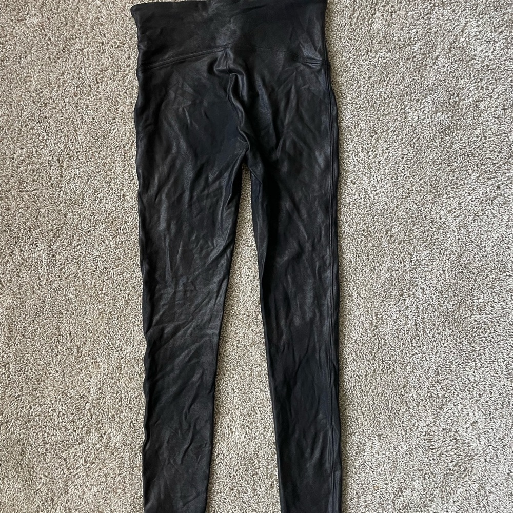 Womens Spanx faux leather leggings black size medium - Picture 4 of 4